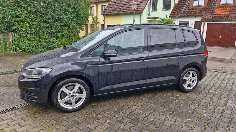 Schwarz Gebraucht 2016 VW Touran Van / Kleinbus | 13.500 € (Guter Preis) - Bild 1/4