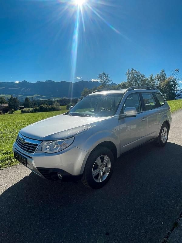 Silber Gebraucht 2008 Subaru Forester SUV | 5.600 € (Guter Preis) - Bild 1/4