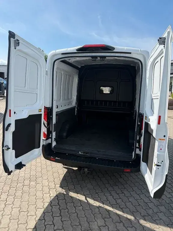 Gebraucht Ford Transit 186 PS (136 kW) 2022 Weiß Van / Kleinbus