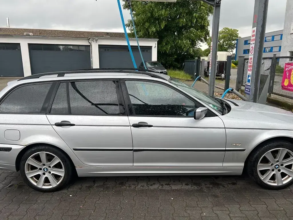 Gebraucht BMW 318 118 PS (86 kW) 2001 Grau Kombi