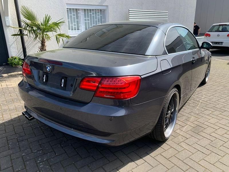 Gebraucht BMW 320 Cabriolet 170 PS (125 kW) 2007 Grau Cabrio