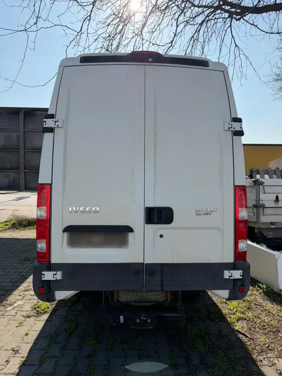 Occasion Iveco Daily 102 ch (75 kW) 2007 Blanc Monospace