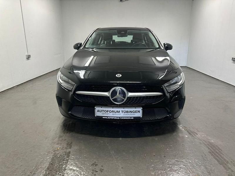 Gebraucht Mercedes A200 Progressive 150 PS (110 kW) 2021 Schwarz Limousine