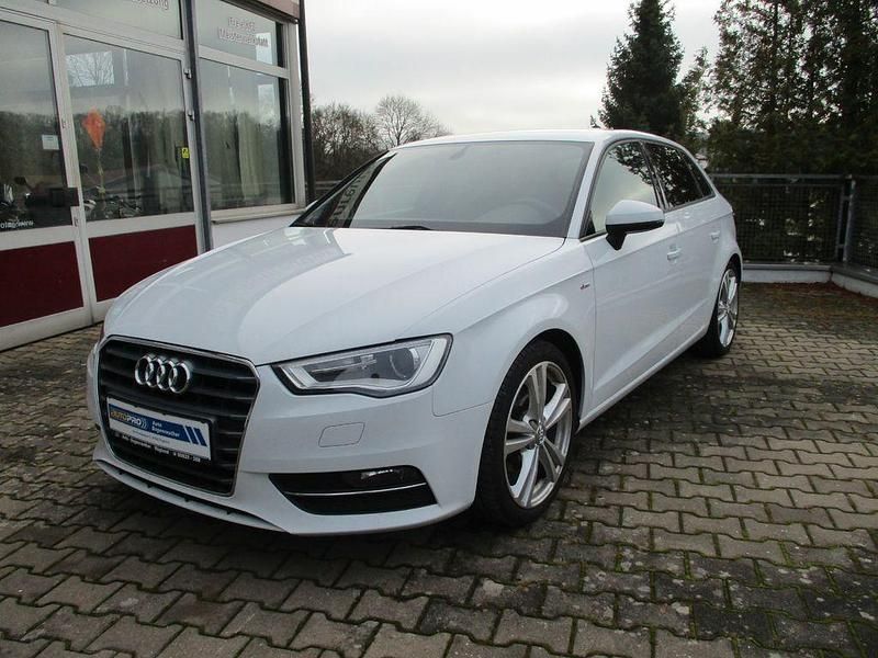 Weiß Gebraucht 2015 Audi A3 S-Line Limousine | 12.850 € (Fairer Preis) - Bild 1/4