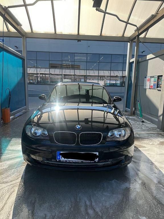 Gebraucht BMW 120 170 PS (125 kW) 2009 Schwarz Kleinwagen
