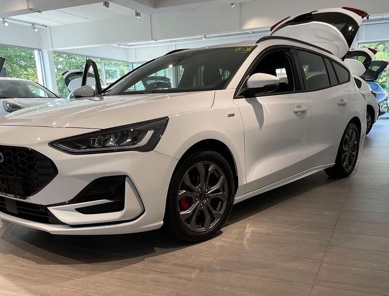 Gebraucht Ford Focus ST-Line X 125 PS (91 kW) 2022 Weiß Kombi