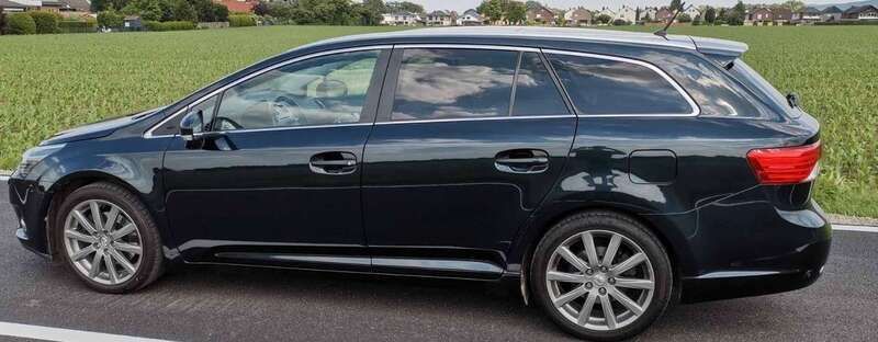 Grün Gebraucht 2013 Toyota Avensis Executive Kombi | 7.100 € (Fairer Preis) - Bild 1/4