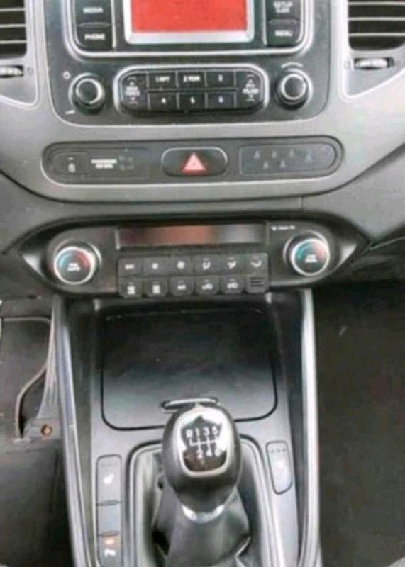 Gebraucht Kia Carens 137 PS (100 kW) 2014 Silber Van / Kleinbus