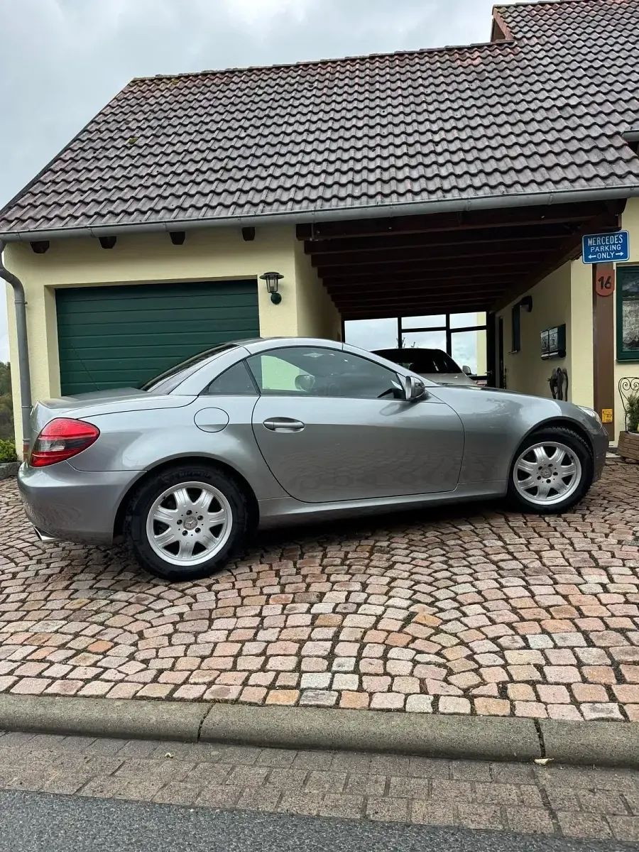 Gebraucht Mercedes SLK200 184 PS (135 kW) 2009 Grau Cabrio