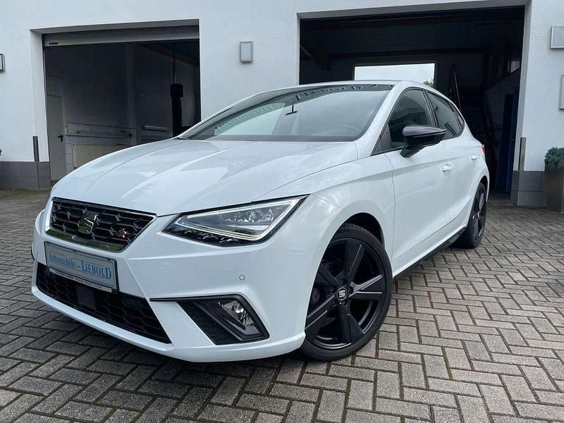 Nevada weiß perleffekt Gebraucht 2020 Seat Ibiza FR Kleinwagen | 14.900 € (Fairer Preis) - Bild 1/4