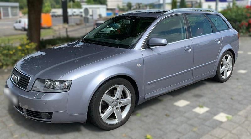 Gebraucht Audi A4 Comfort 220 PS (161 kW) 2003 Blau Kombi
