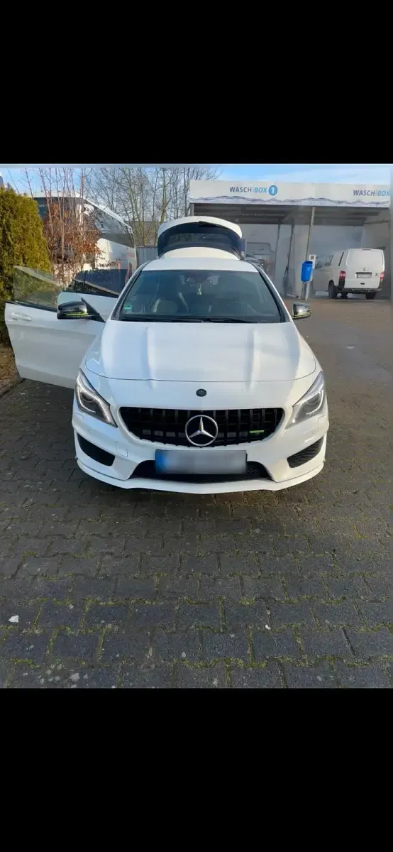 Gebraucht Mercedes CLA180 AMG line 122 PS (89 kW) 2016 Weiß Coupé