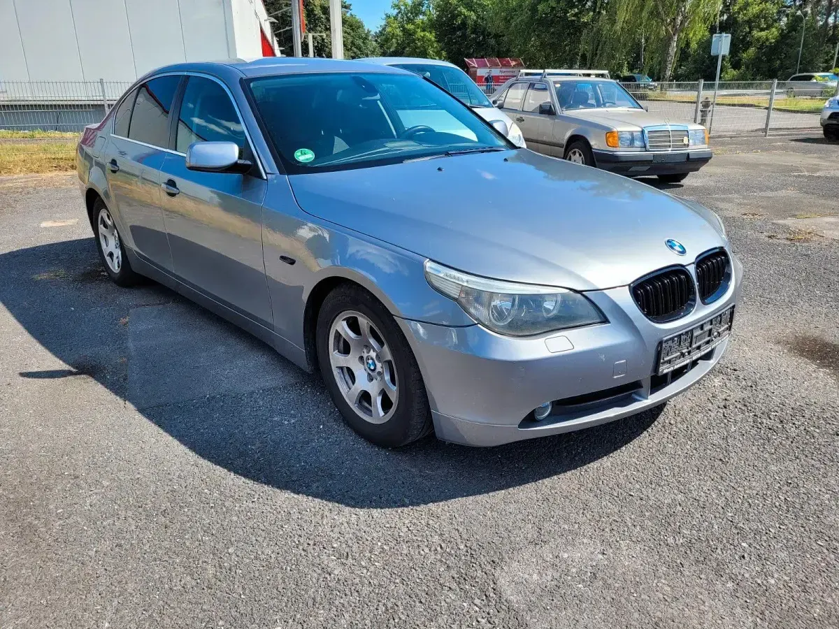 Gebraucht BMW 520 170 PS (125 kW) 2004 Grau Limousine