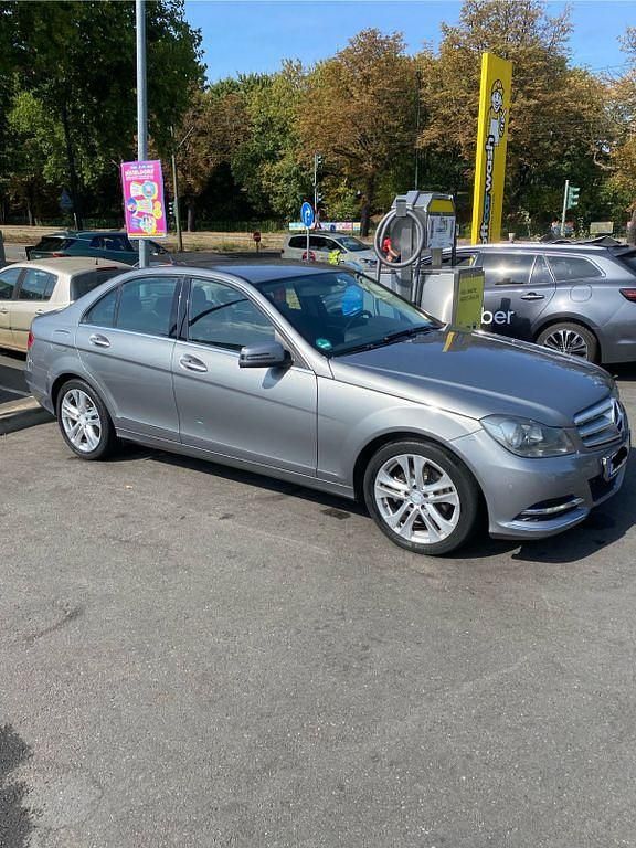 Grau Gebraucht 2012 Mercedes C220 Avantgarde Limousine | 8.200 € (Guter Preis) - Bild 1/4