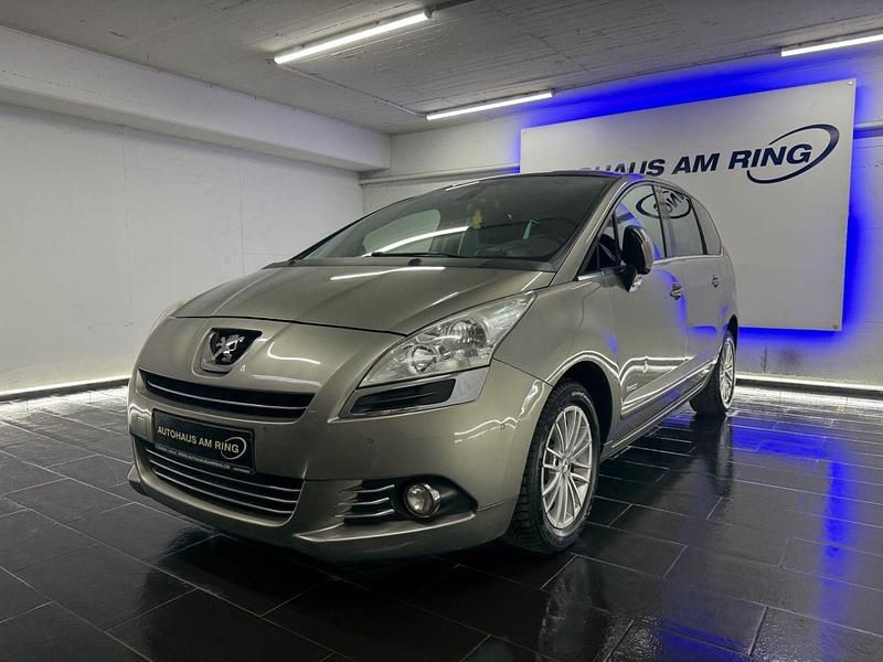 Gebraucht Peugeot 5008 Business-Line 114 PS (83 kW) 2013 Grau Van / Kleinbus