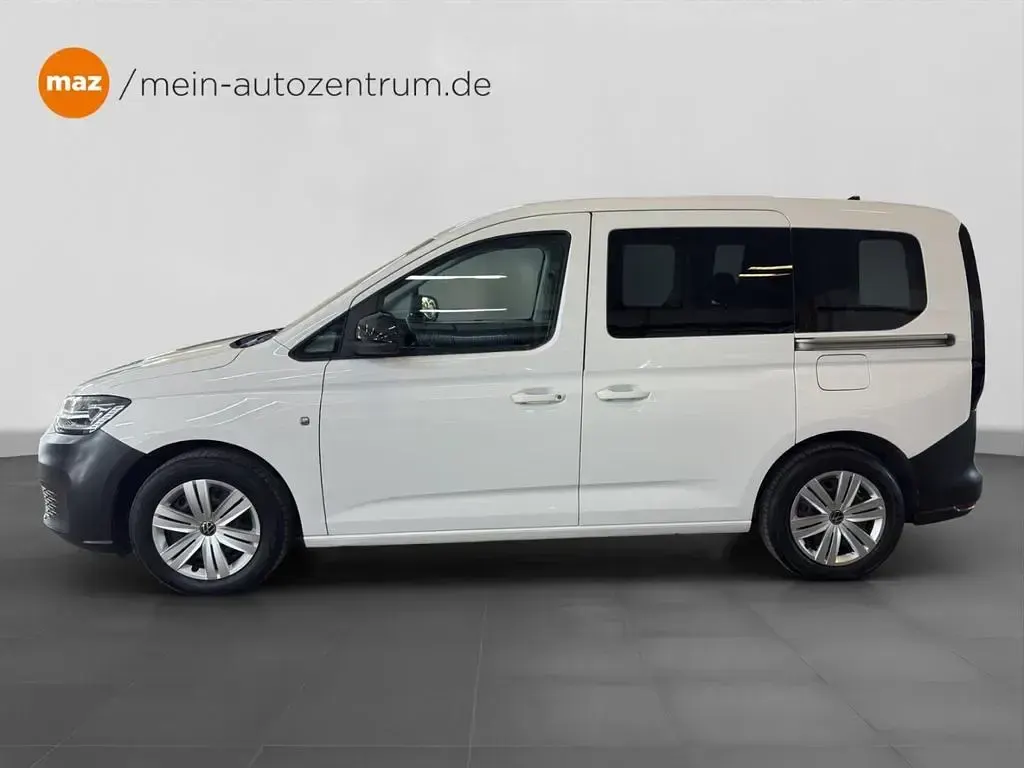 Gebraucht VW Caddy Basis 122 PS (89 kW) 2022 Candyweiß Van / Kleinbus