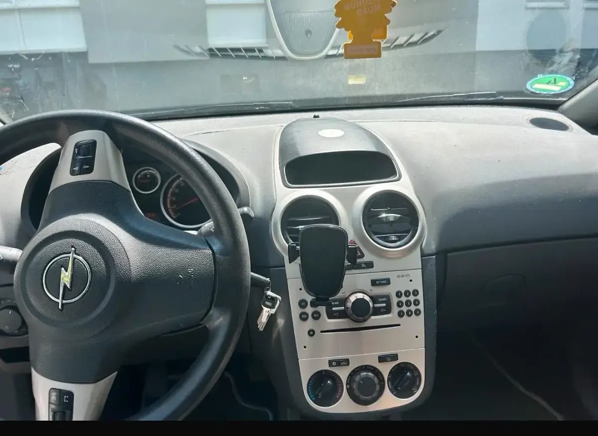 Gebraucht Opel Corsa 90 PS (66 kW) 2007 Silber Kleinwagen