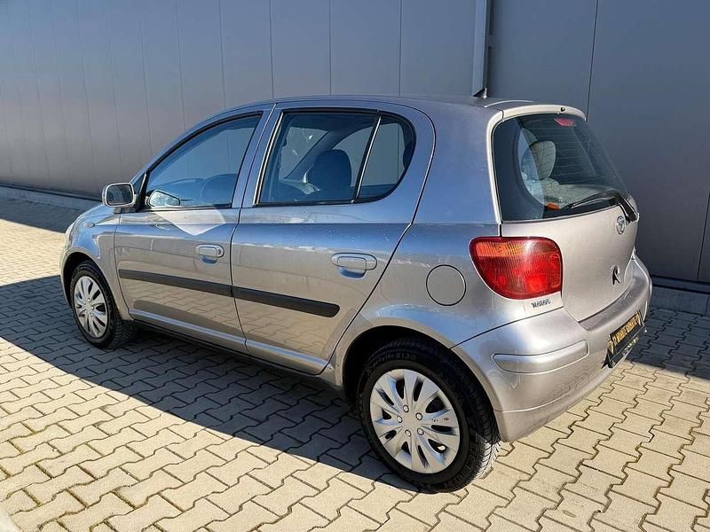 Gebraucht Toyota Yaris 75 PS (55 kW) 2004 Other Limousine