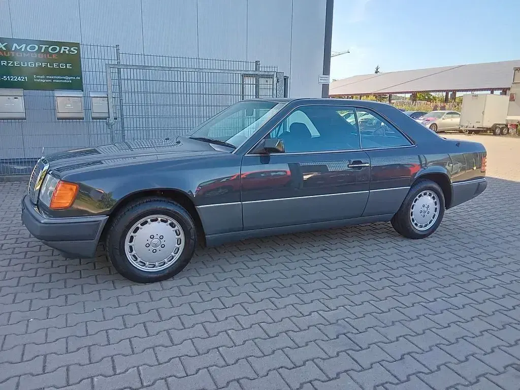 Gebraucht Mercedes 230 136 PS (100 kW) 1989 Grau Coupé