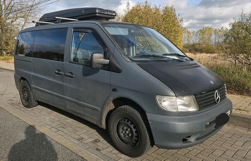 Grau Gebraucht 2002 Mercedes Vito Van / Kleinbus | 3.999 € (Guter Preis) - Bild 1/4
