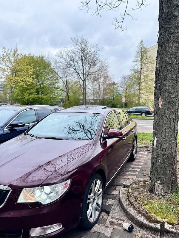 Gebraucht Skoda Superb 160 PS (117 kW) 2009 Rot Limousine