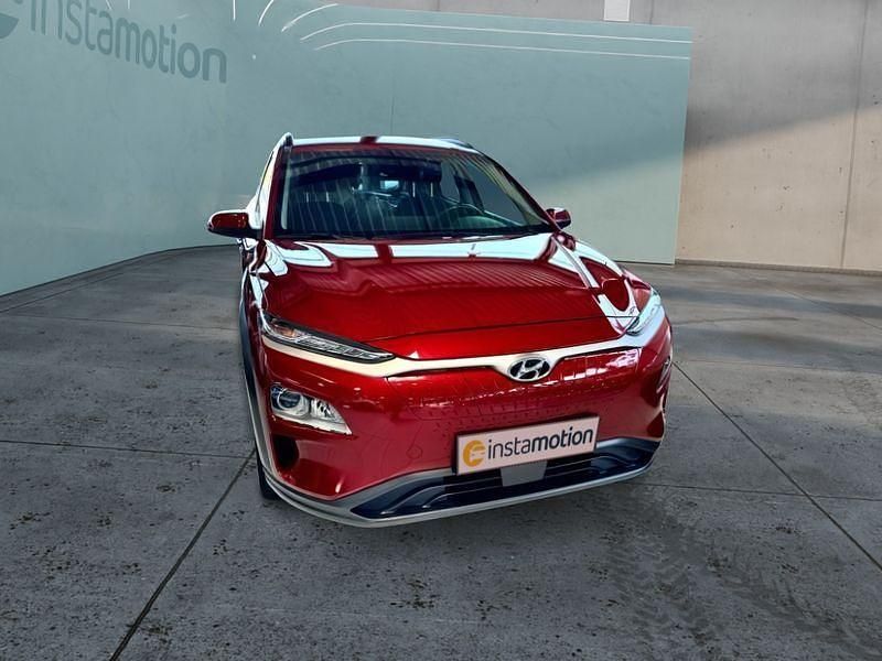Gebraucht Hyundai Kona 100 kW (136 PS) 2021 Rot SUV