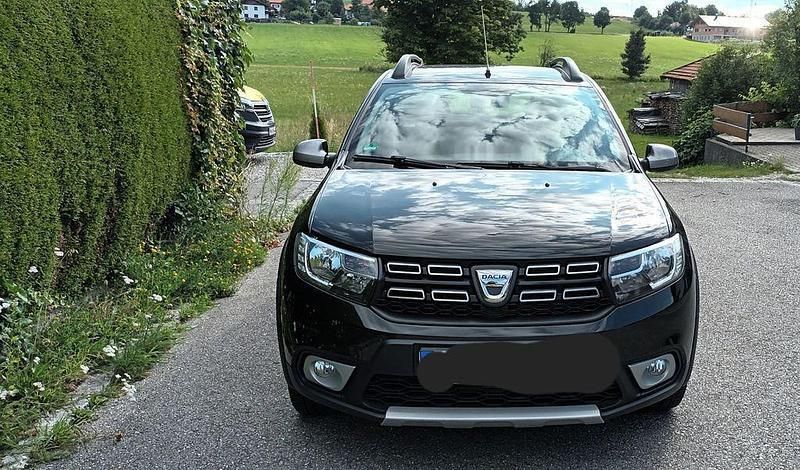 Schwarz Gebraucht 2018 Dacia Sandero Prestige Kleinwagen | 9.100 € (Fairer Preis) - Bild 1/4