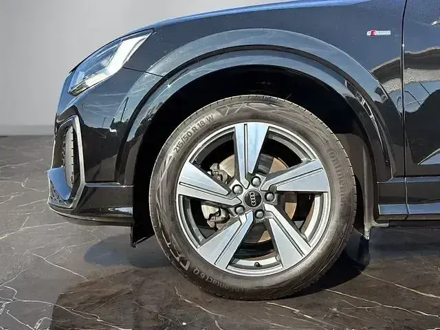 Gebraucht Audi Q2 S-Line 190 PS (139 kW) 2023 Mythosschwarz metallic SUV