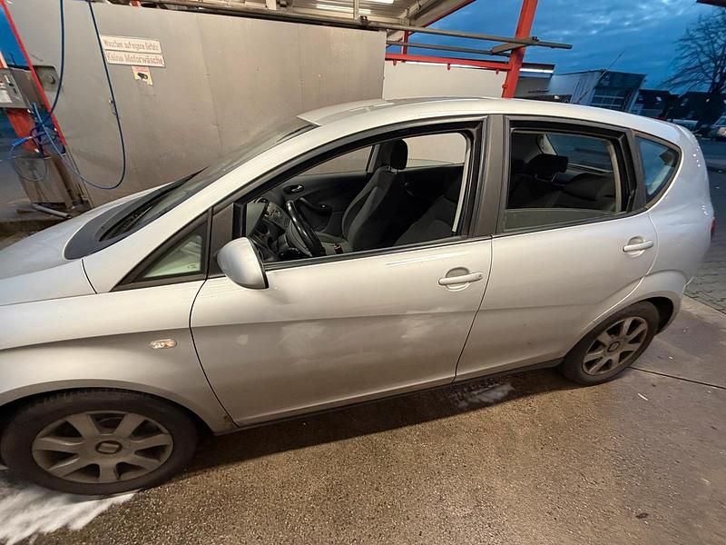 Gebraucht Seat Altea 102 PS (75 kW) 2004 Silber Van / Kleinbus