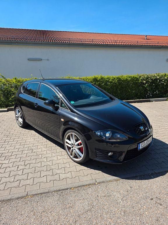 Second-hand Seat Leon CUPRA 310 CP (228 kW) 2012 Negru Berlinǎ