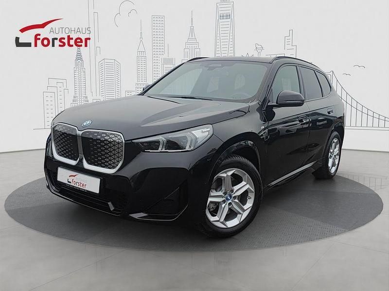 Schwarz Gebraucht 2024 BMW iX1 M Sport SUV | 43.990 € (Fairer Preis) - Bild 1/4