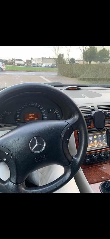 Gebraucht Mercedes C180 147 PS (108 kW) 2004 Silber Limousine