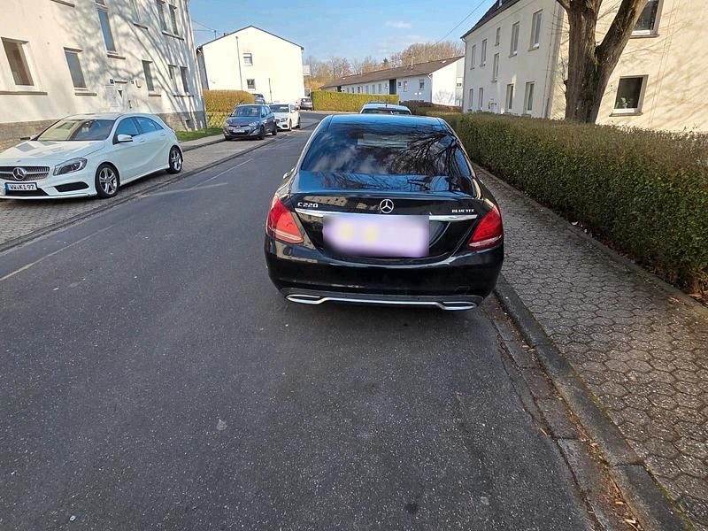 Gebraucht Mercedes C220 170 PS (125 kW) 2015 Schwarz Limousine