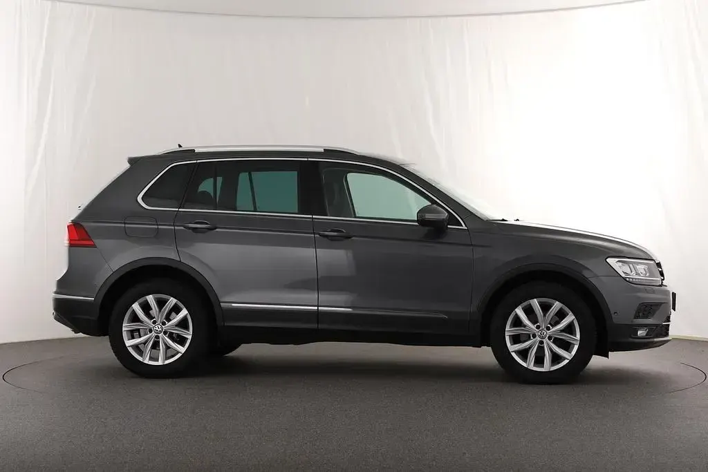 Gebraucht VW Tiguan Highline 150 PS (110 kW) 2019 Grau SUV