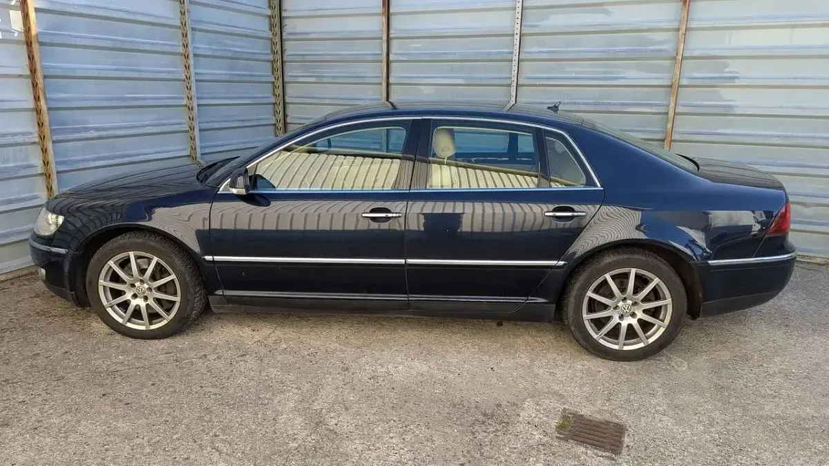 Gebraucht VW Phaeton 239 PS (175 kW) 2009 Blau (metallic) Limousine
