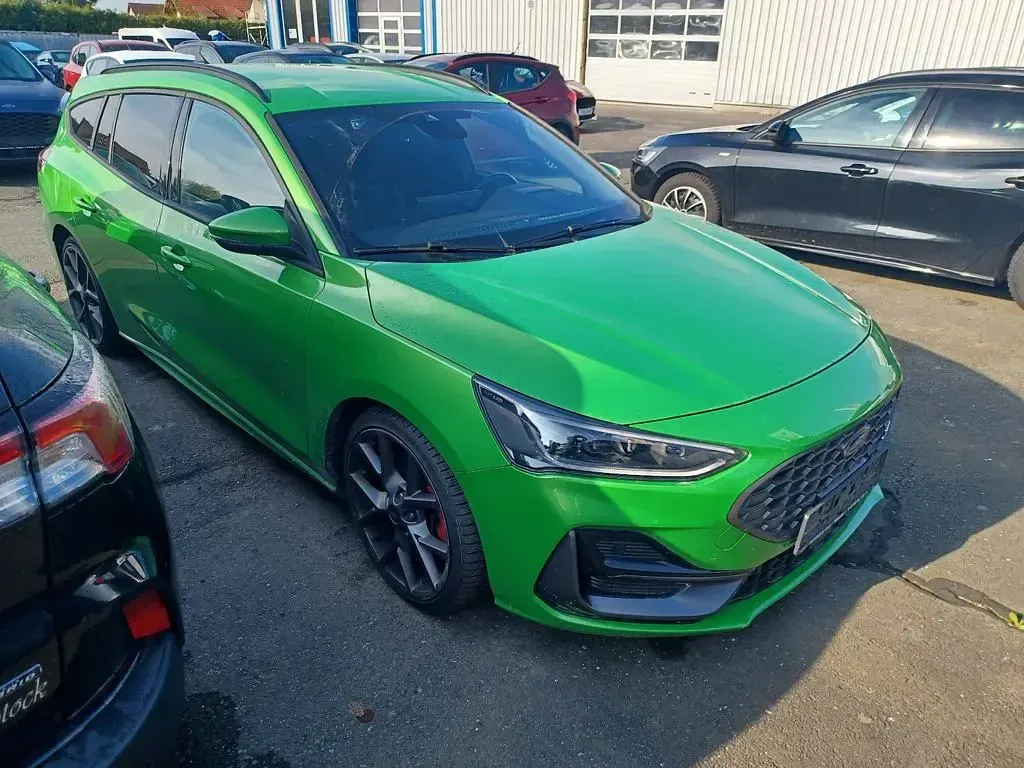 Używany Ford Focus ST 280 KM (205 kW) 2022 Zielony Sedan/Limuzyna