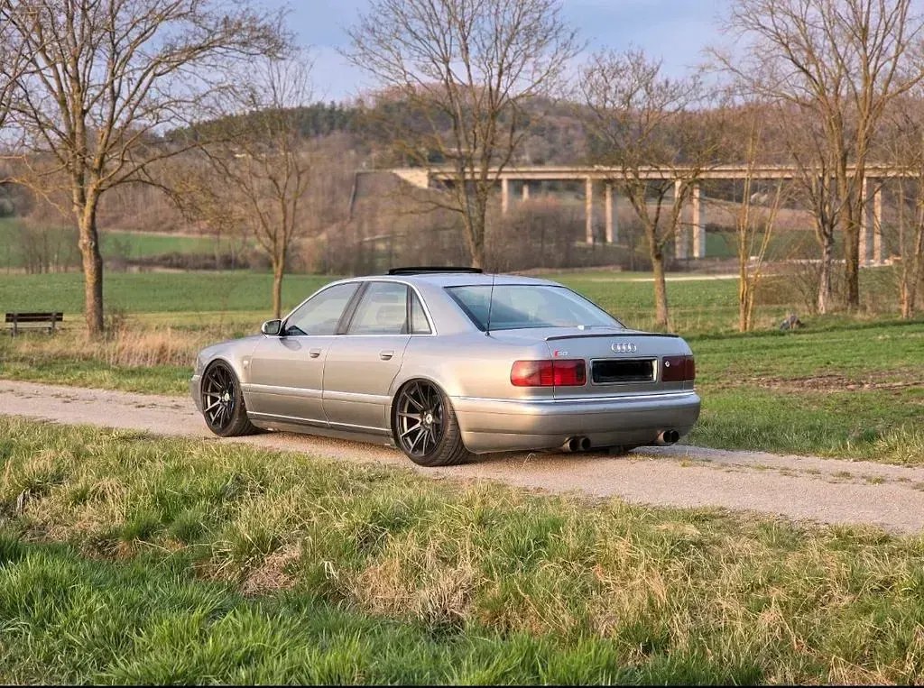 Gebraucht Audi S8 Basis 360 PS (264 kW) 2002 Grau Limousine
