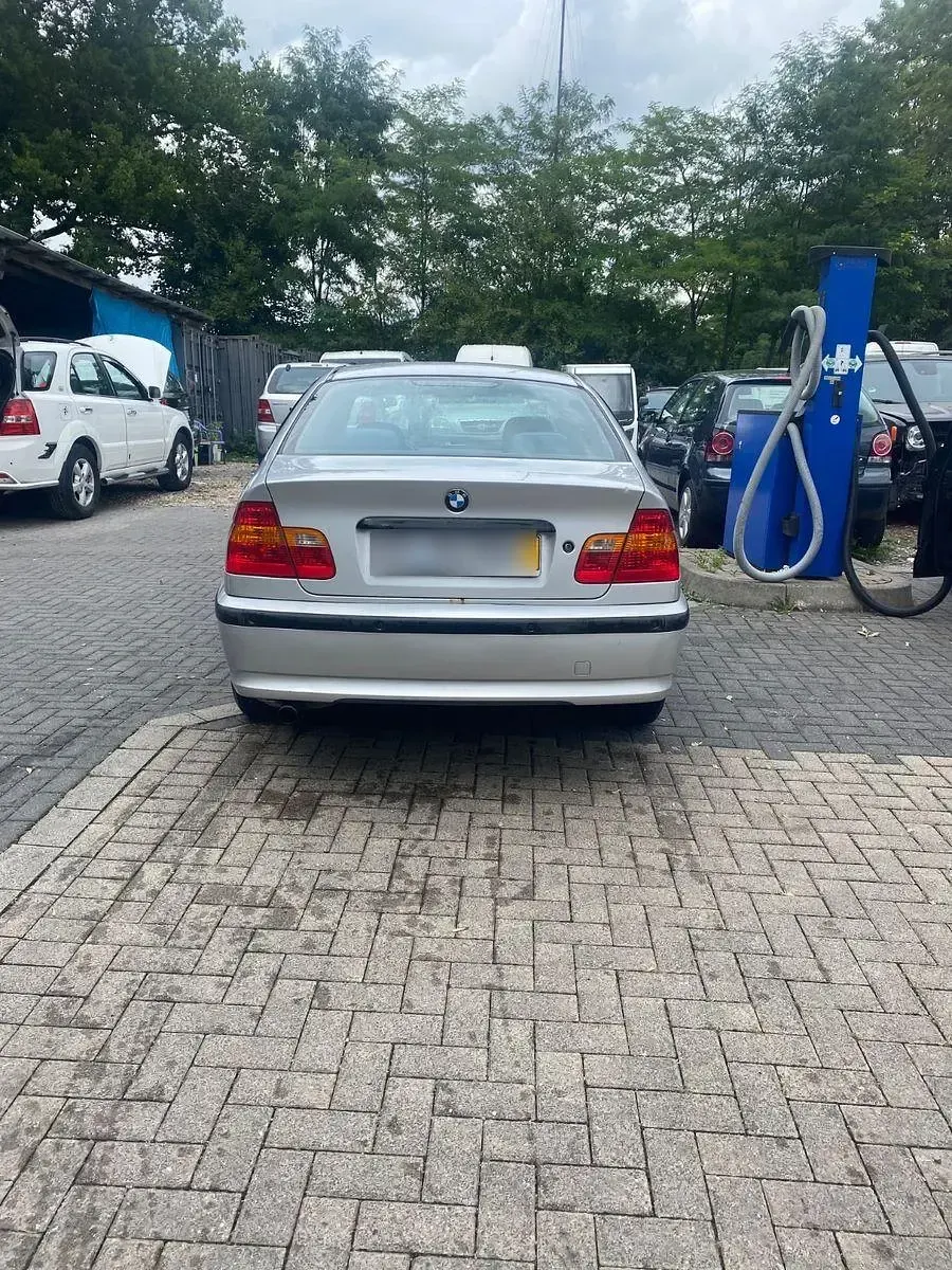 Gebraucht BMW 316 116 PS (85 kW) 2002 Silber Limousine