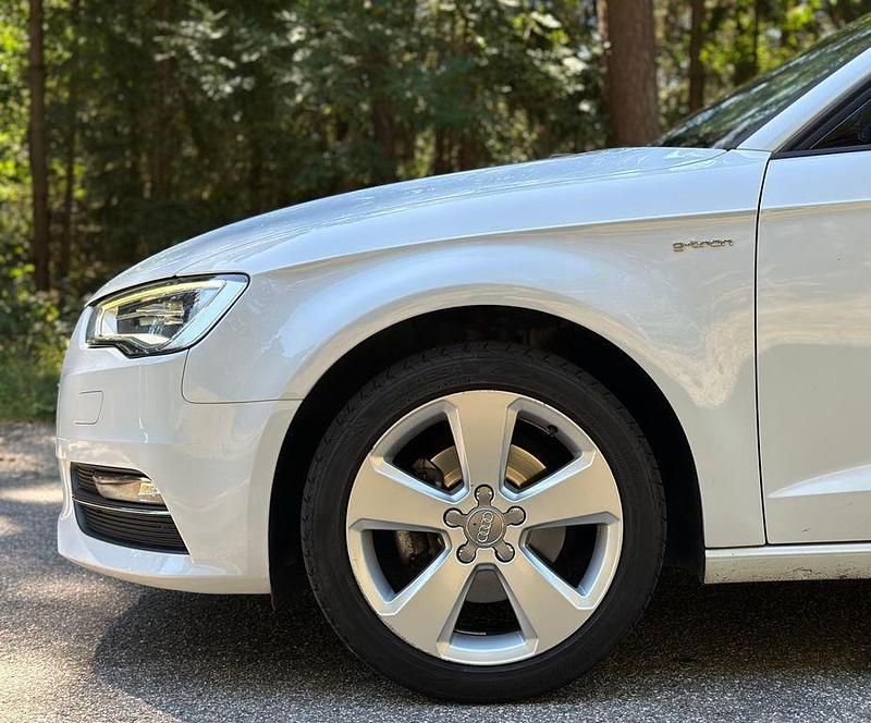 Gebraucht Audi A3 Ambition 110 PS (80 kW) 2014 Gletscherweiß metallic (metallic) Limousine