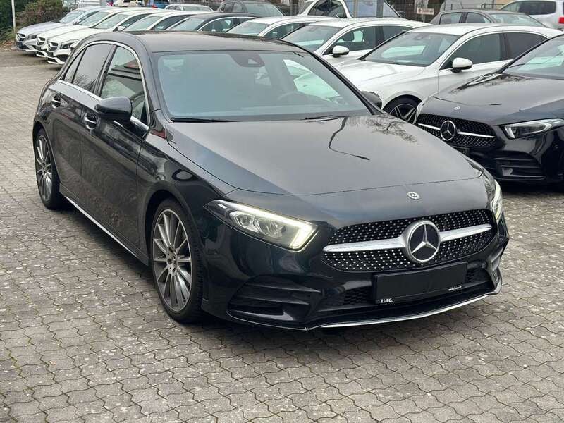 Schwarz Gebraucht 2019 Mercedes A200 AMG line Limousine | 23.750 € (Fairer Preis) - Bild 1/4