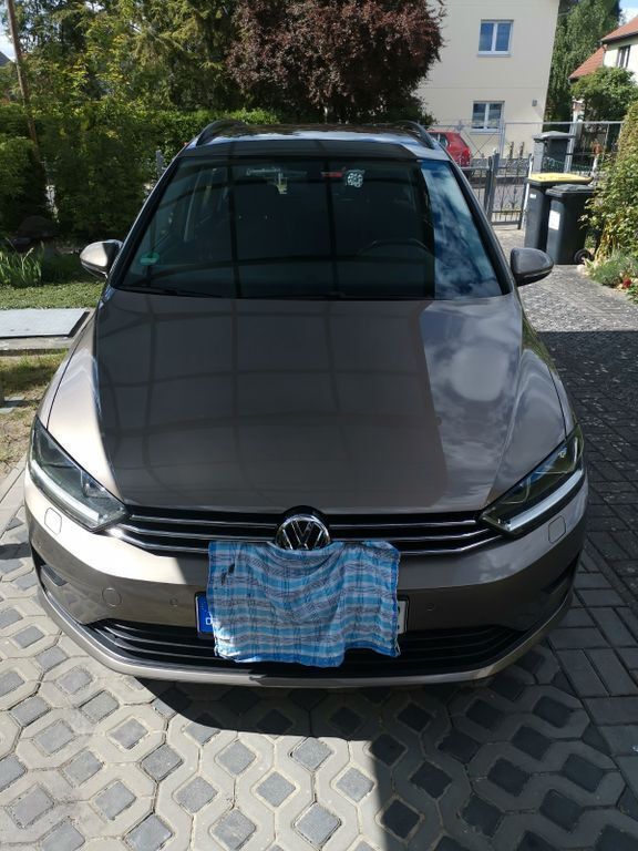 Gebraucht 2015 VW Golf Sportsvan Comfortline Van / Kleinbus | 11.500 € (Etwas zu teuer) - Bild 1/4