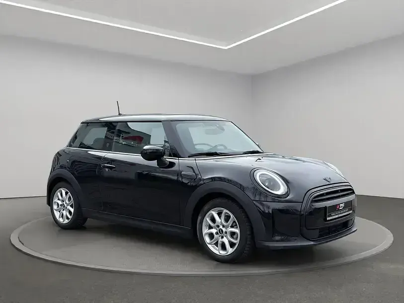 Używany Mini Cooper 136 KM (100 kW) 2023 Czarny Hatchback