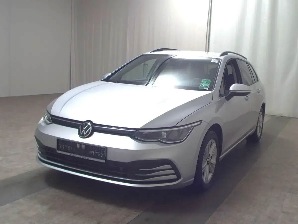 Gebraucht VW Golf VII Life 150 PS (110 kW) 2020 Reflexsilber metallic Kombi