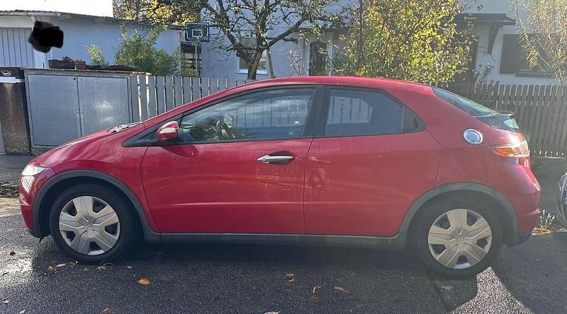 Rot Gebraucht 2008 Honda Civic LS Limousine | 3.690 € (Fairer Preis) - Bild 1/4