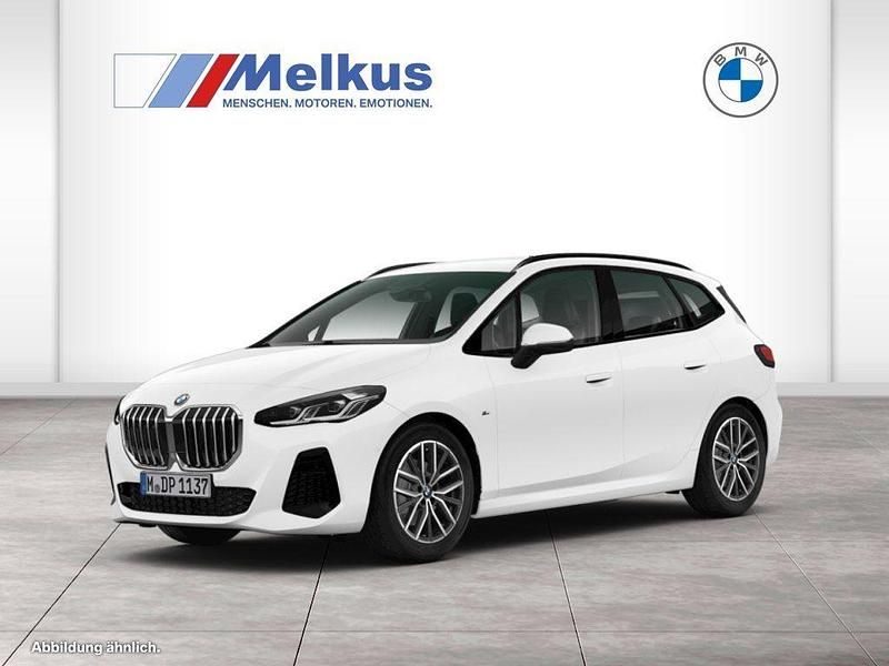 Weiß Gebraucht 2024 BMW 218 Active Tourer M Sport Van / Kleinbus | 31.840 € (Guter Preis) - Bild 1/4