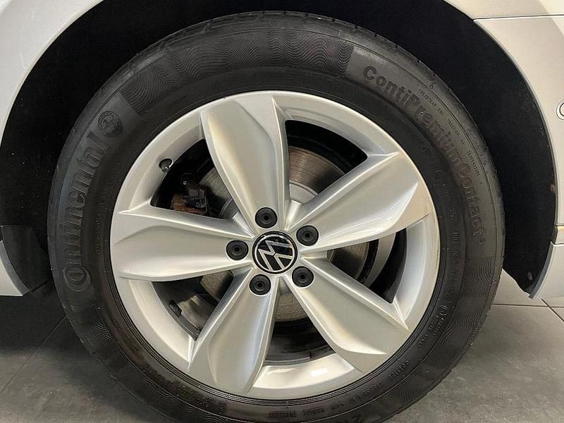 Usata VW Passat Elegance 200 CV (147 kW) 2023 Argento Station wagon