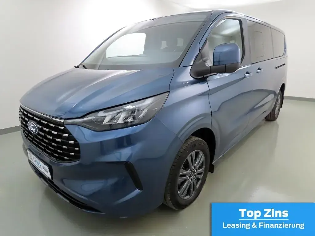 Gebraucht Ford Tourneo Custom Titanium 2024 Chromablau metallic Van