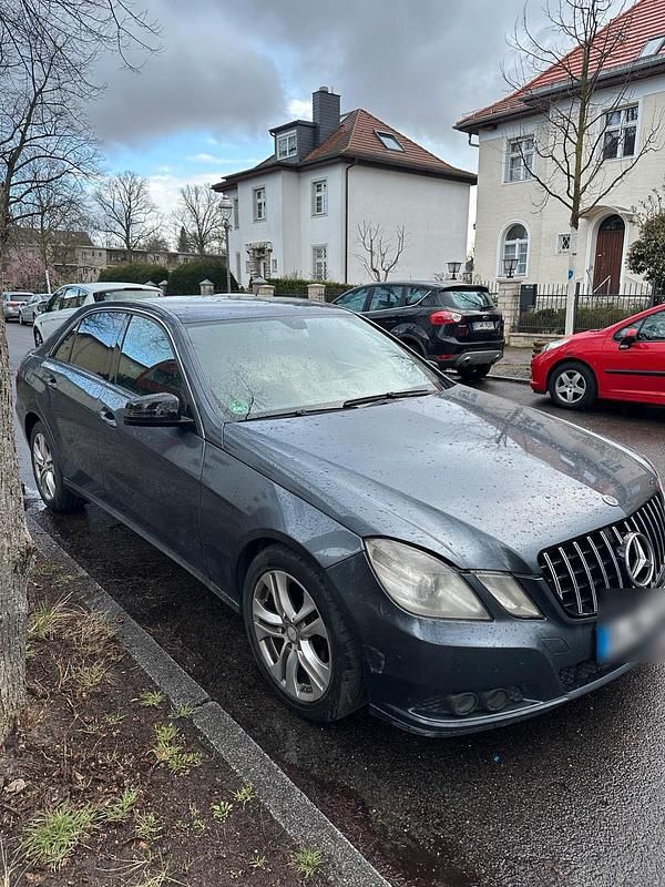 Gebraucht Mercedes E350 231 PS (169 kW) 2009 Grau Limousine