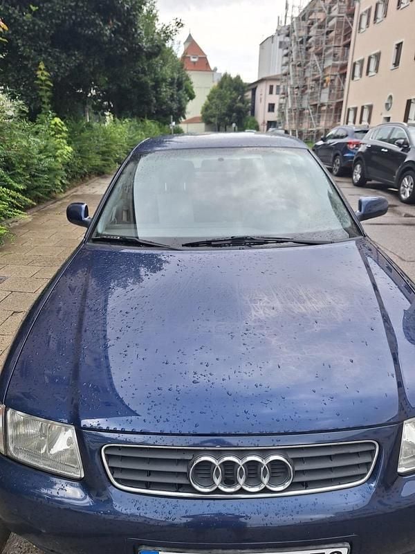 Blau Gebraucht 2000 Audi A3 Limousine | 1.000 € (Guter Preis) - Bild 1/4
