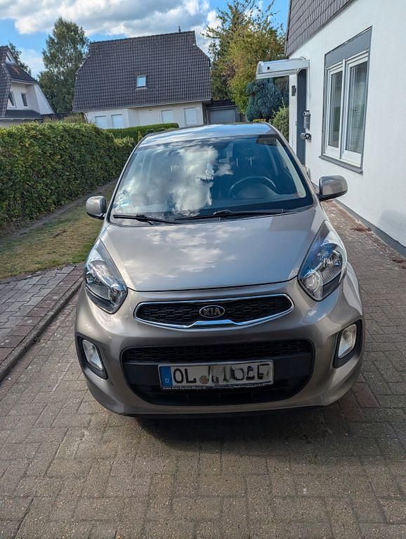 Grau Gebraucht 2016 Kia Picanto DREAM-TEAM Edition Kleinwagen | 6.900 € (Guter Preis) - Bild 1/4